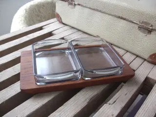 Fad med to glas skåle