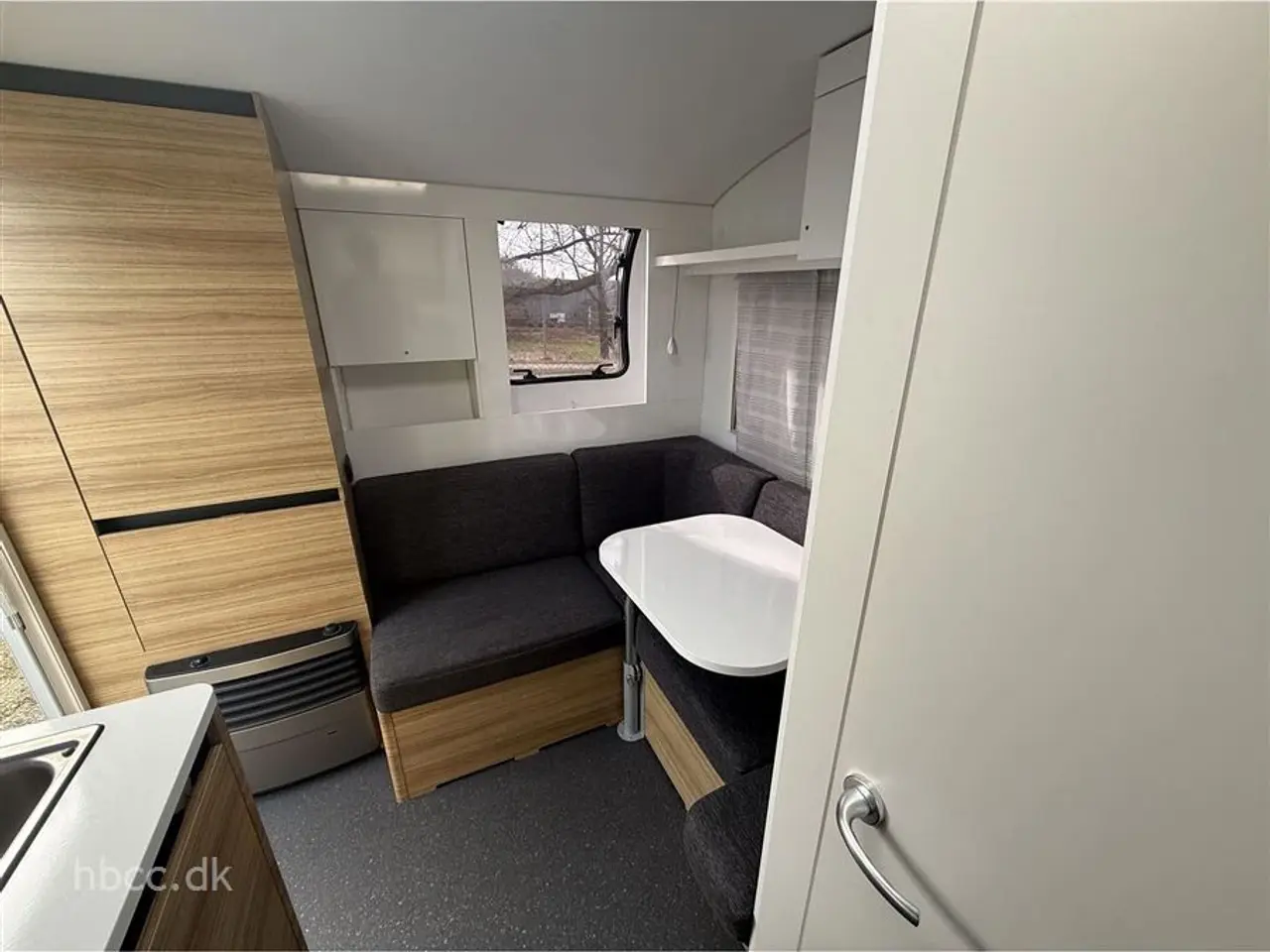 Billede 3 - 2022 - Adria Action 391 PD   Adria Action 391 PD (2022) – Moderne designvogn med mover, batteripakke &amp; Kampa telt
