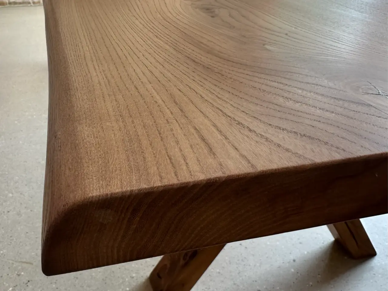 Billede 2 - Plankebord i massiv elm fra Kærbygård