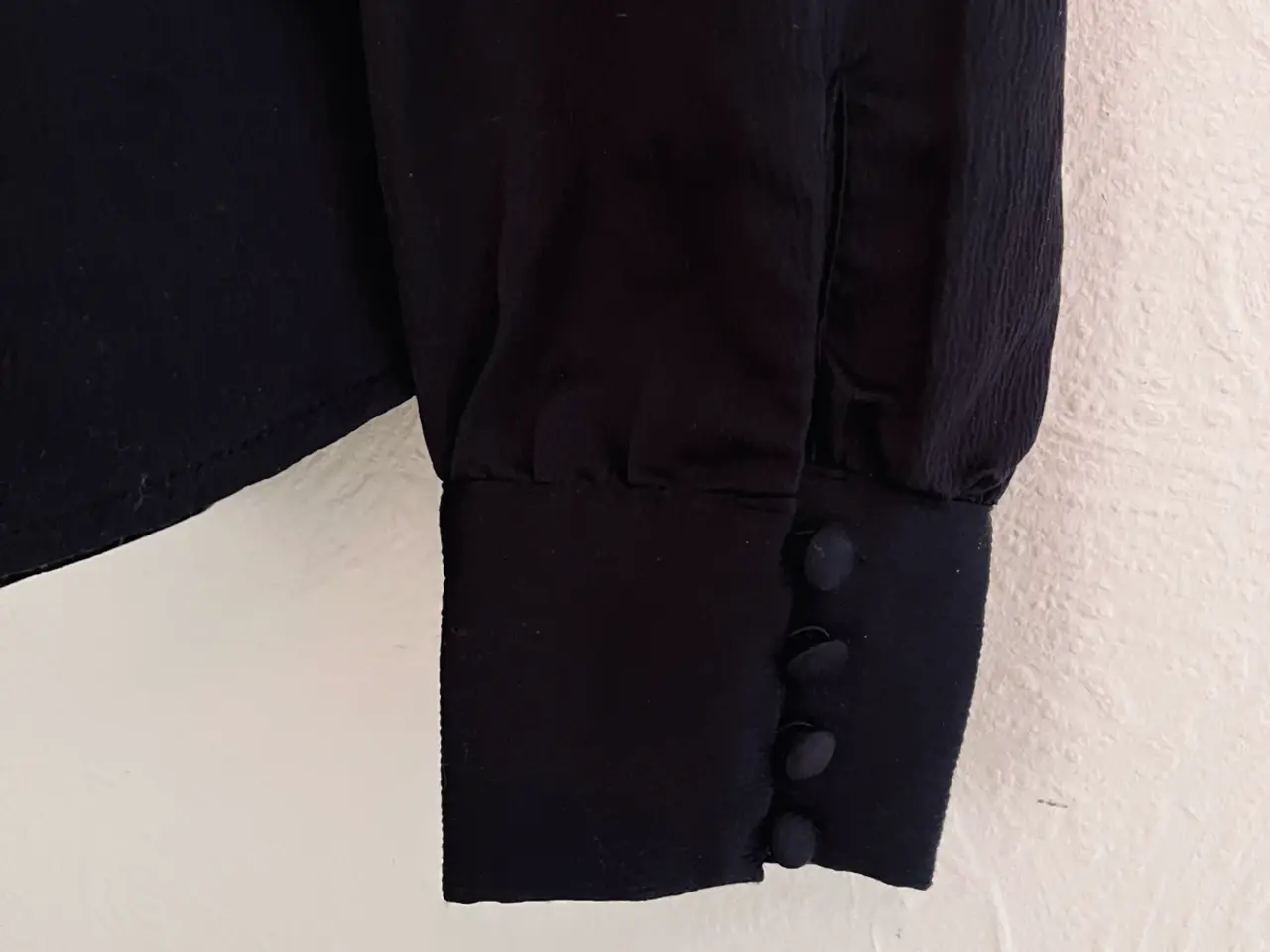 Billede 5 - SOM NY sort bluse fra VILA i str. 38