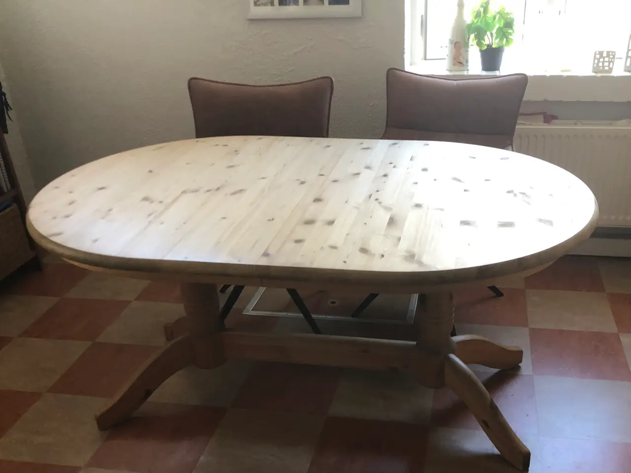 Billede 1 - Spisebord i fyrretræ
