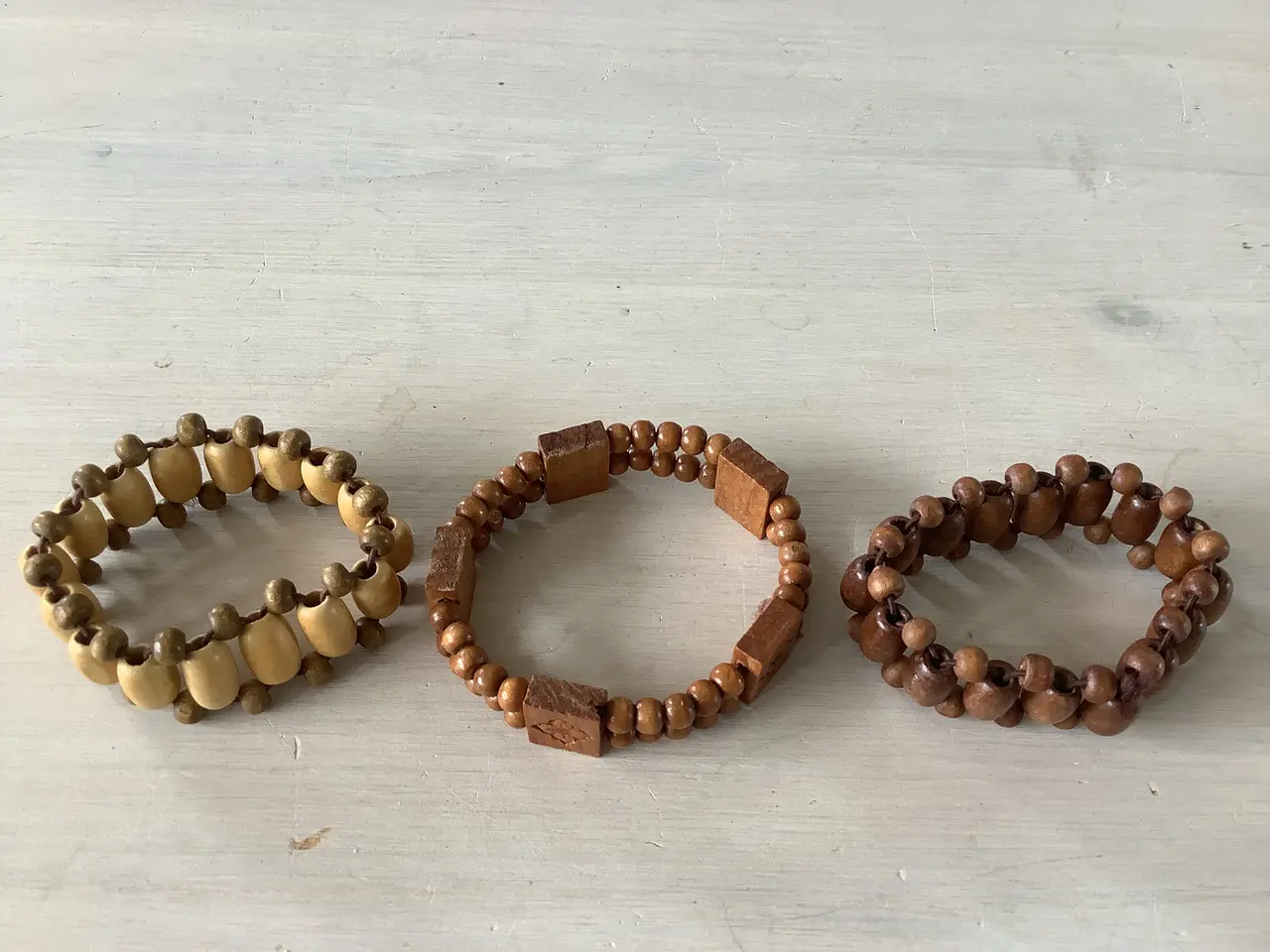 Billede 1 - 3stk armbånd i træ-look