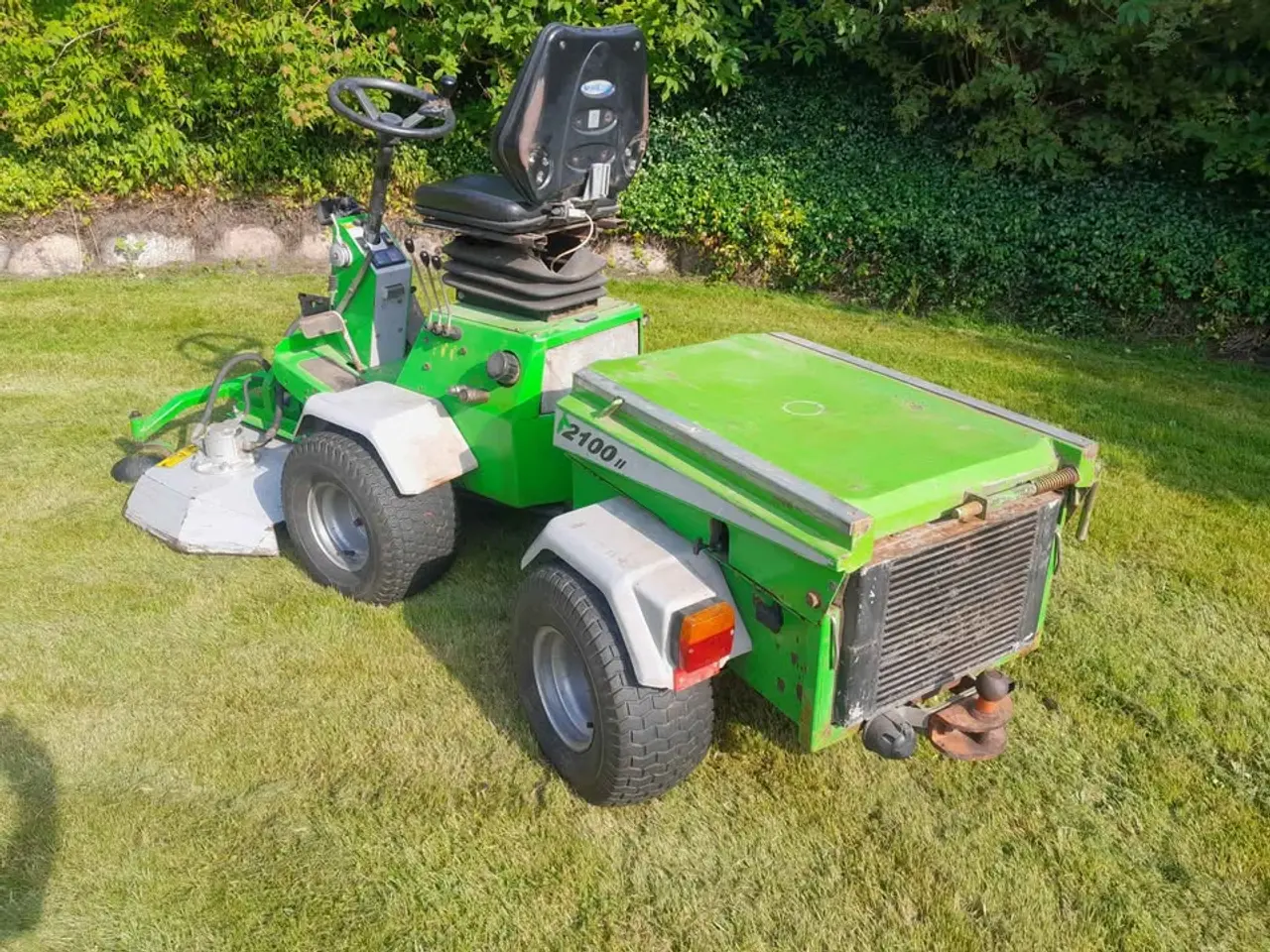 Billede 3 - Egholm 2100 med klipper,