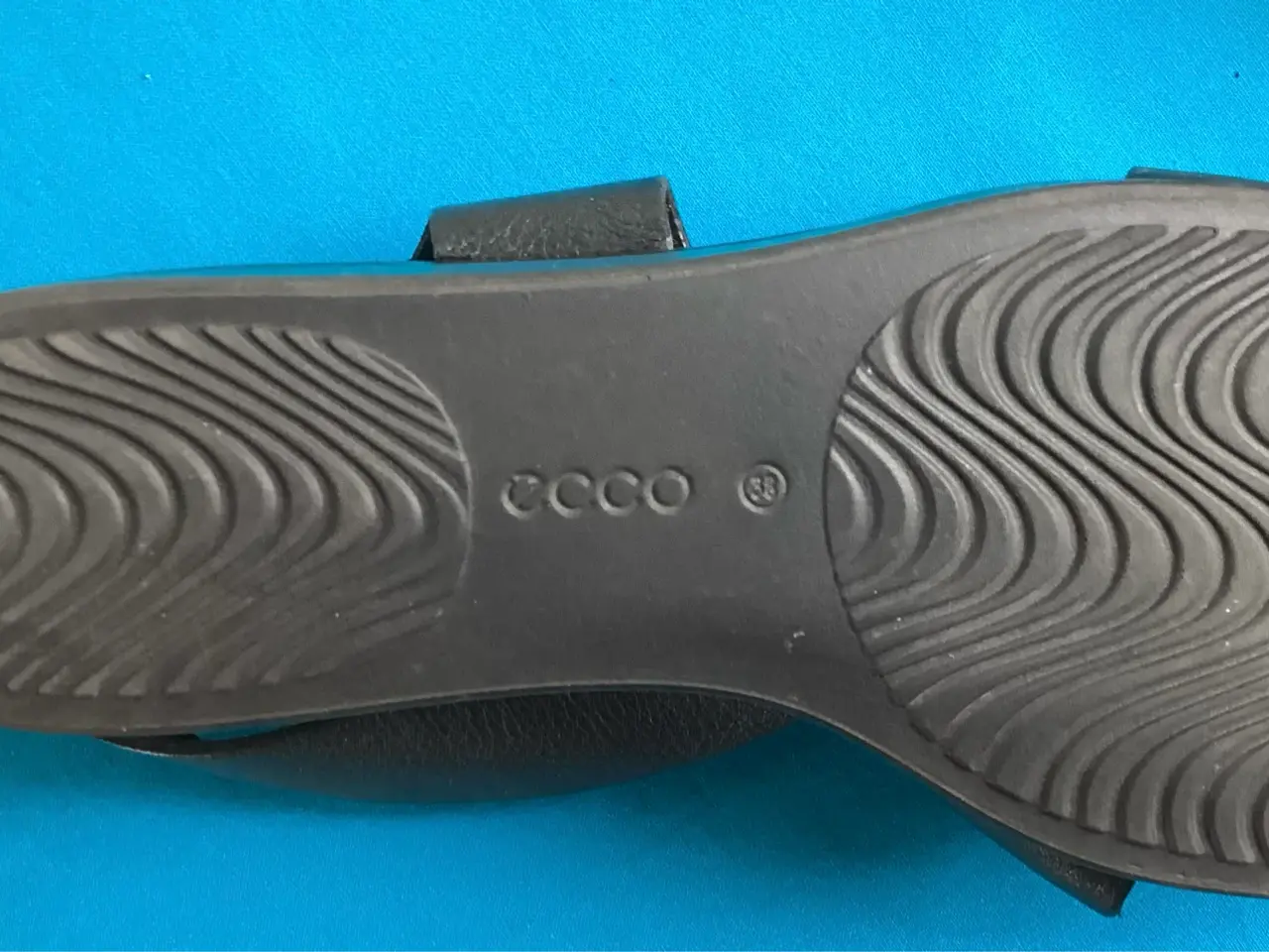 Billede 3 - Sorte sandaler ECCO str. 38. brugt en enkelt gang
