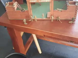Laredo fort +fogur