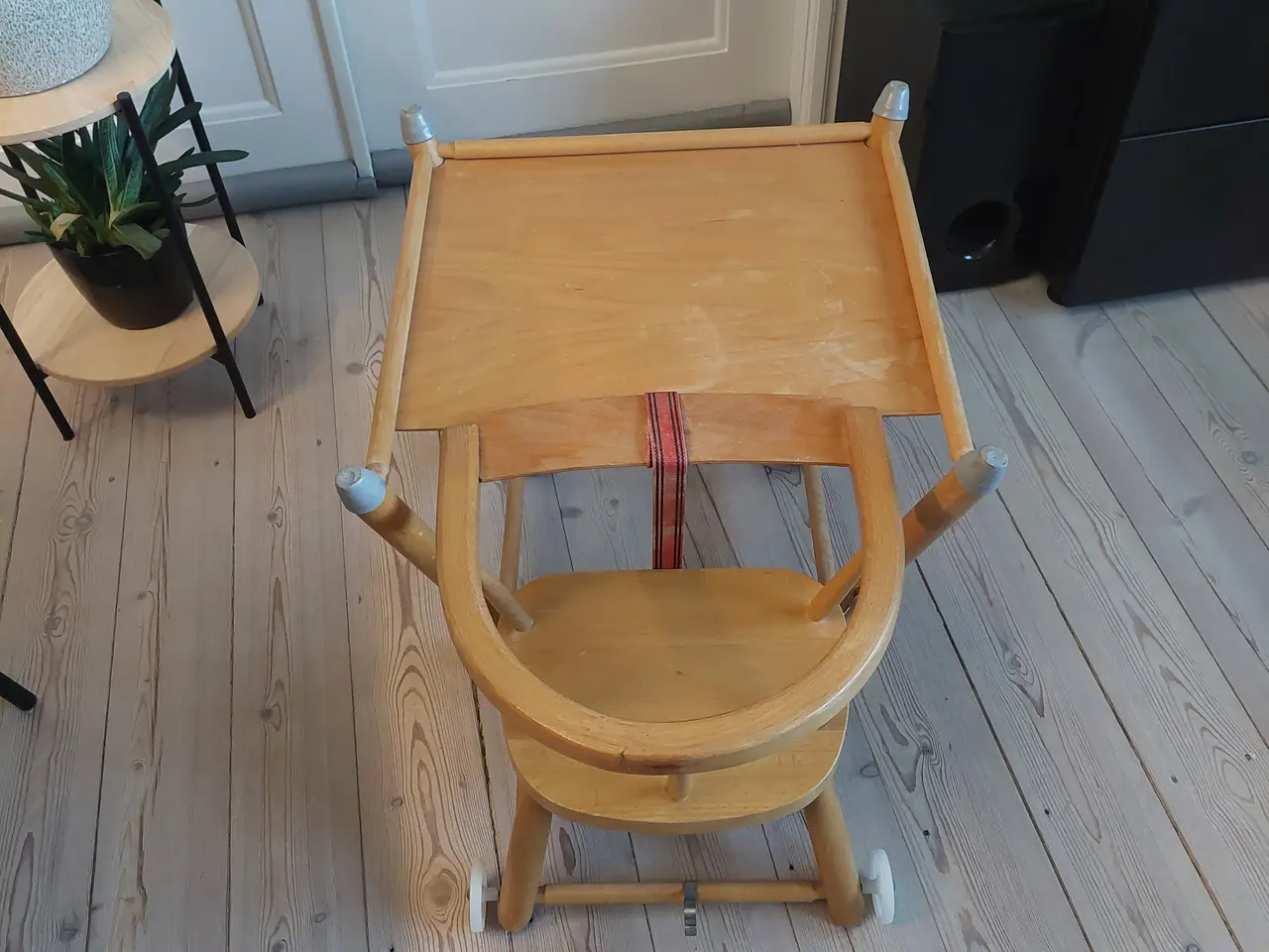 Billede 6 - Højstol / børnebord / stol 300,-
