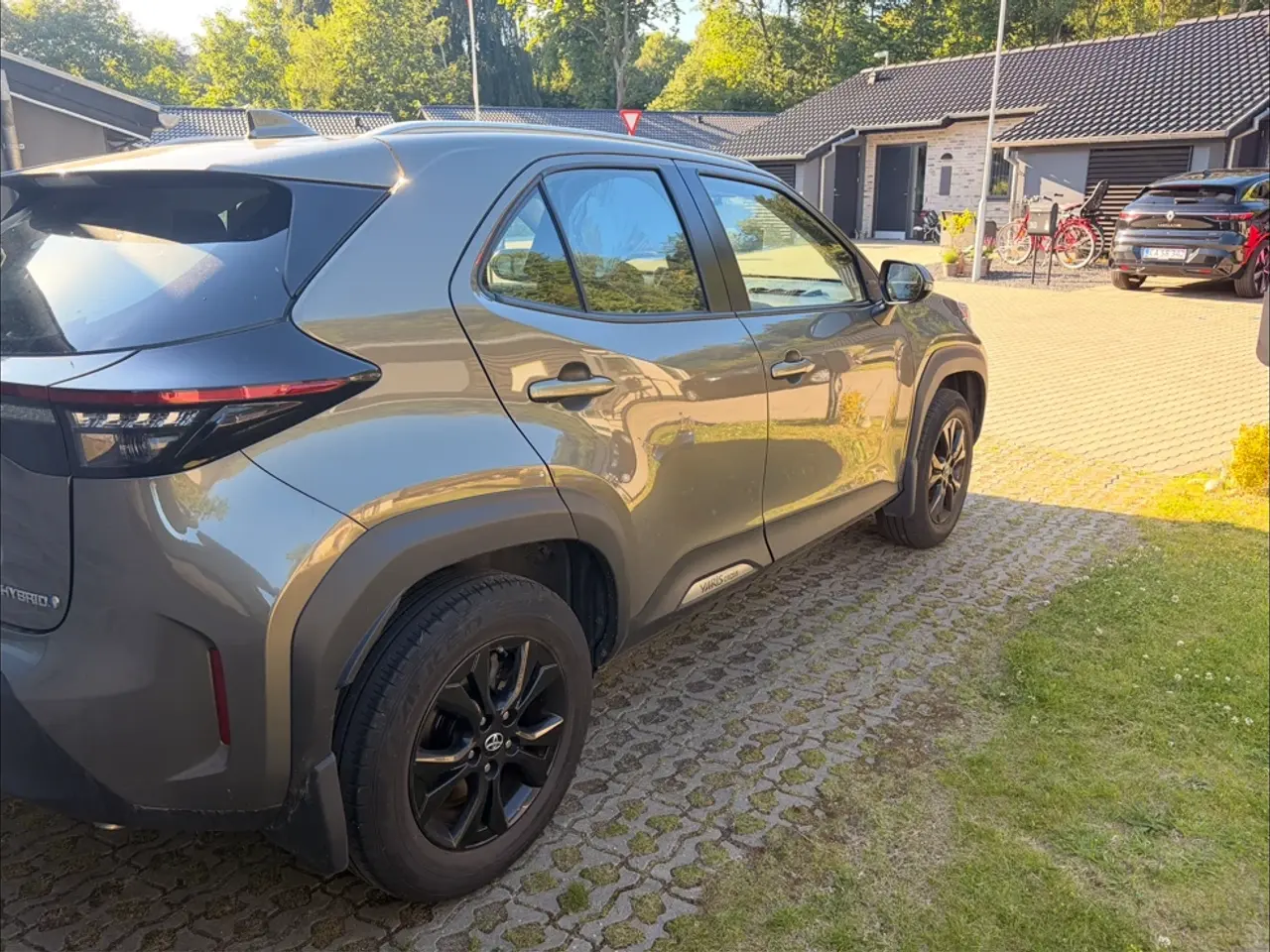 Billede 3 - Originale sorte 16" Toyota alufælge m. vinterdæk