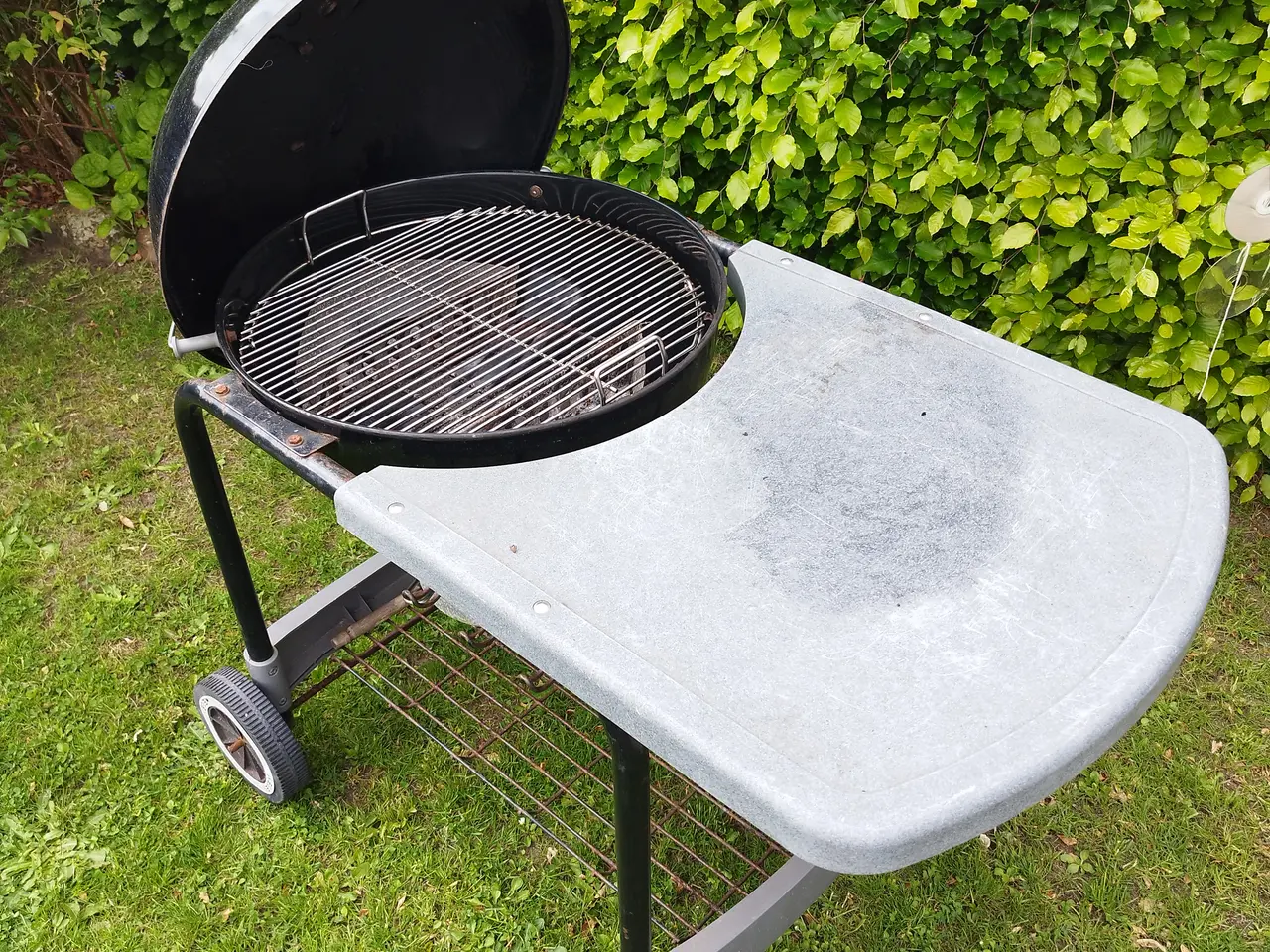 Billede 1 - Pæn Weber kuglegrill