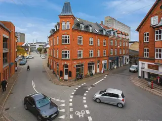 Hyggeligt og markant hjørnelejemål på Reberbansgade