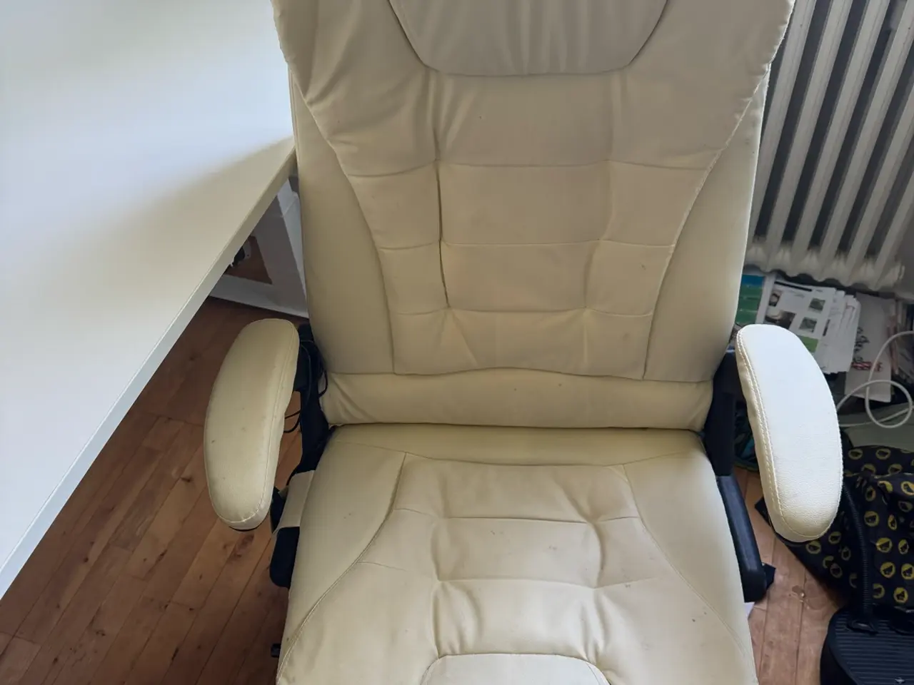 Billede 6 - JiecElectric Standing Desk &Beige Massage Chair