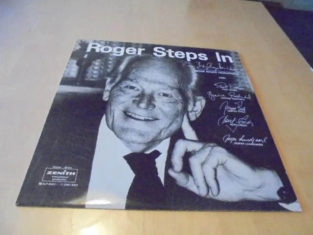 Billede 1 - LP: Roger steps in - Børge Roger Henriksen