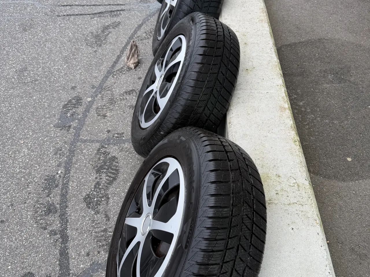 Billede 3 - 16” Originale Ford stålfælge med ny vinterdæk