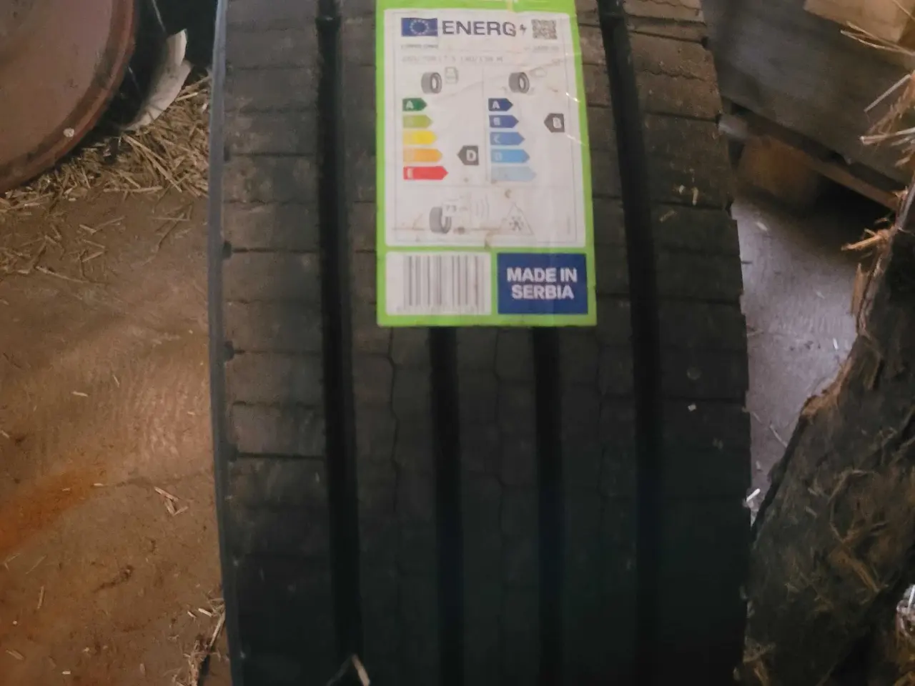 Billede 3 - 265 / 70 R 17,5 Dæk