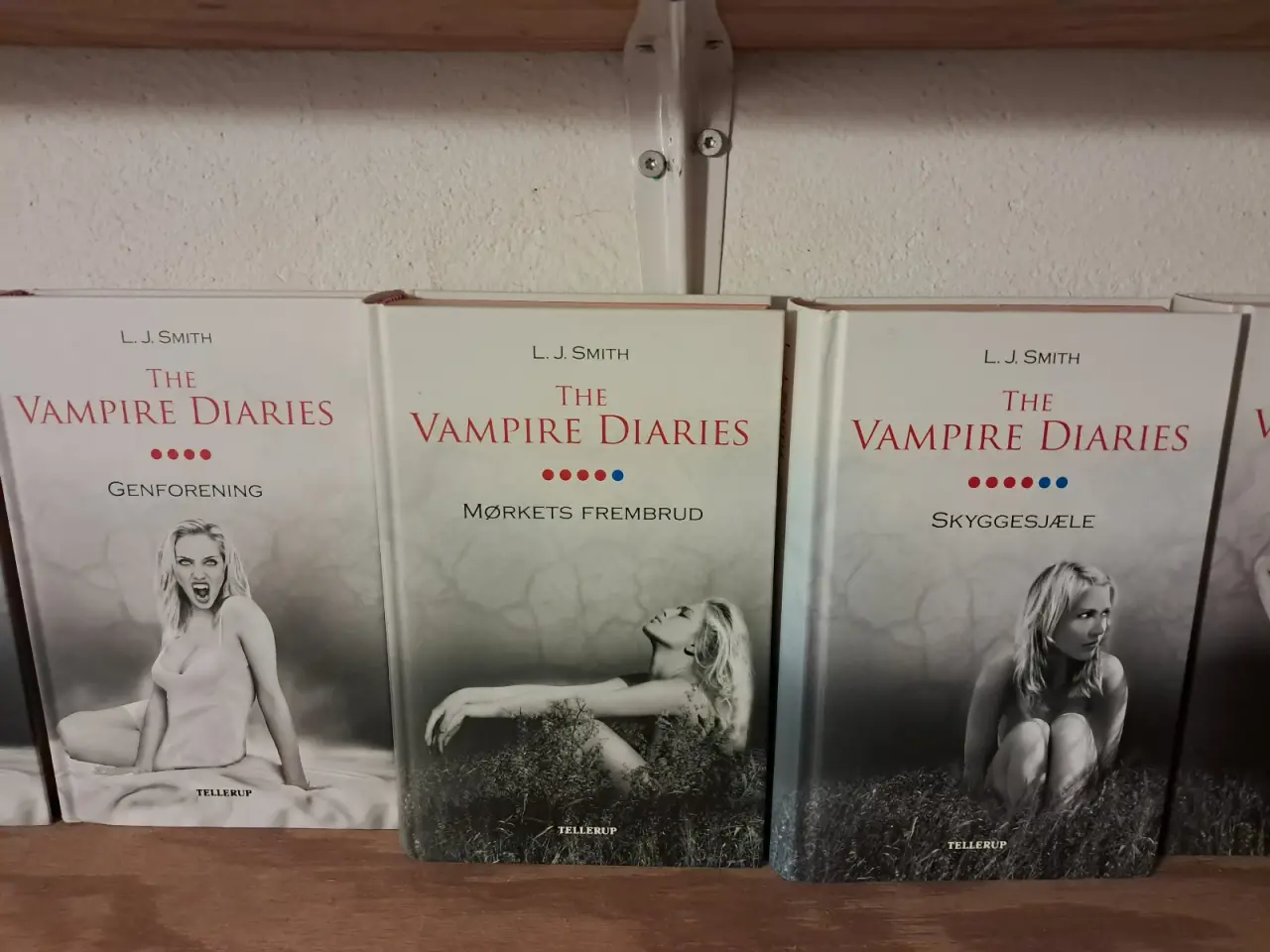 Billede 4 - Vampire diaries komplet