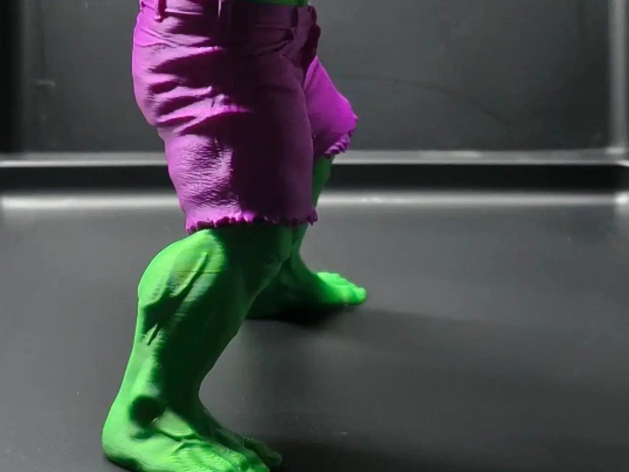 Billede 4 - Hulk figur – delvist håndmalet – Marvel Avengers