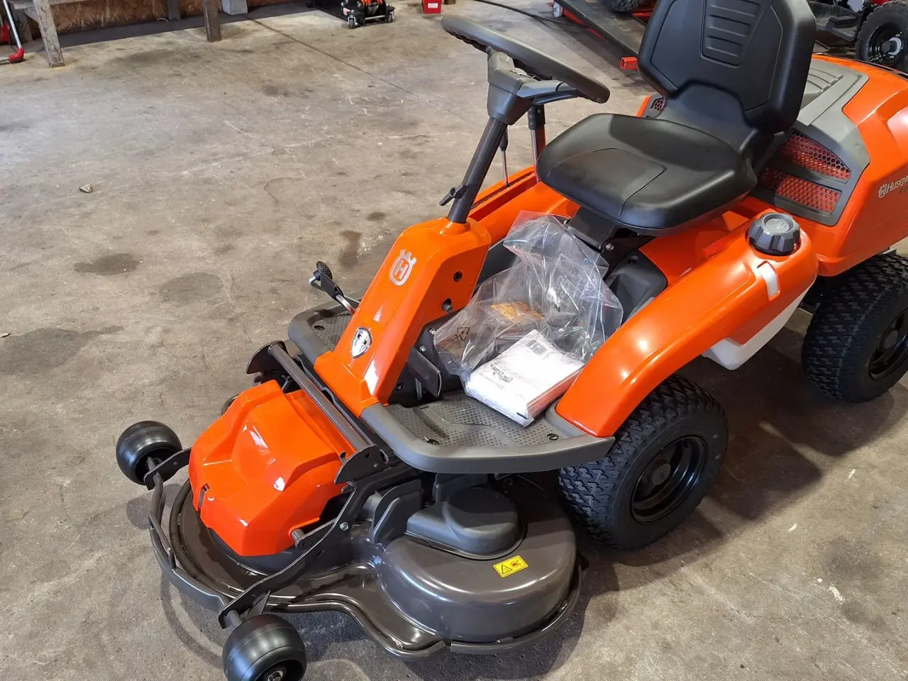 Billede 5 - Husqvarna R 214TC Comfort - 103cm klippebord FABRIKS NY