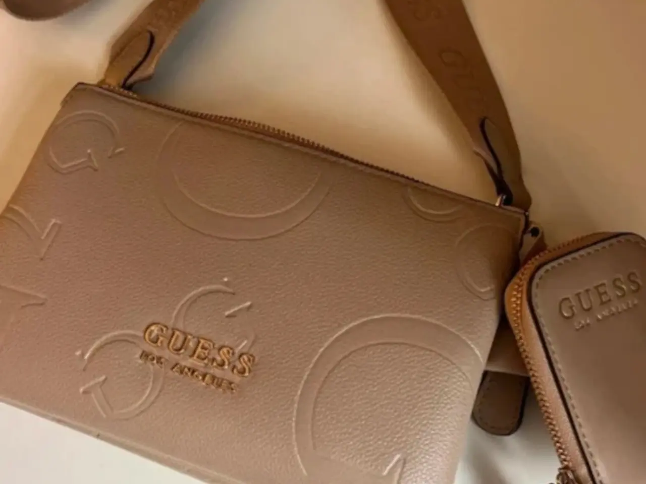Billede 4 - GUESS crossbody taske kunstlæder beige