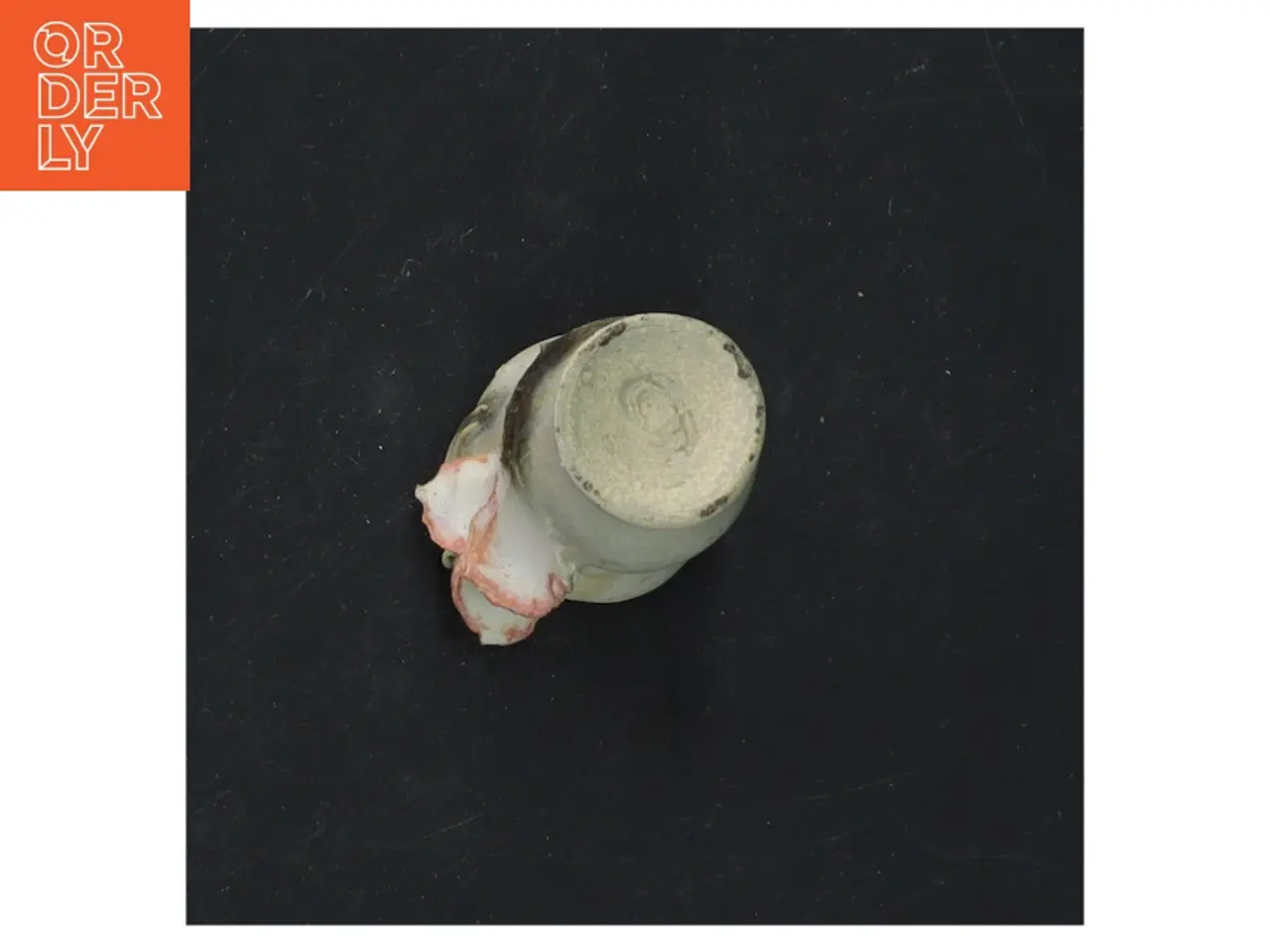 Billede 2 - Lille dekorativ vase (str. 5,5x3,5 cm)
