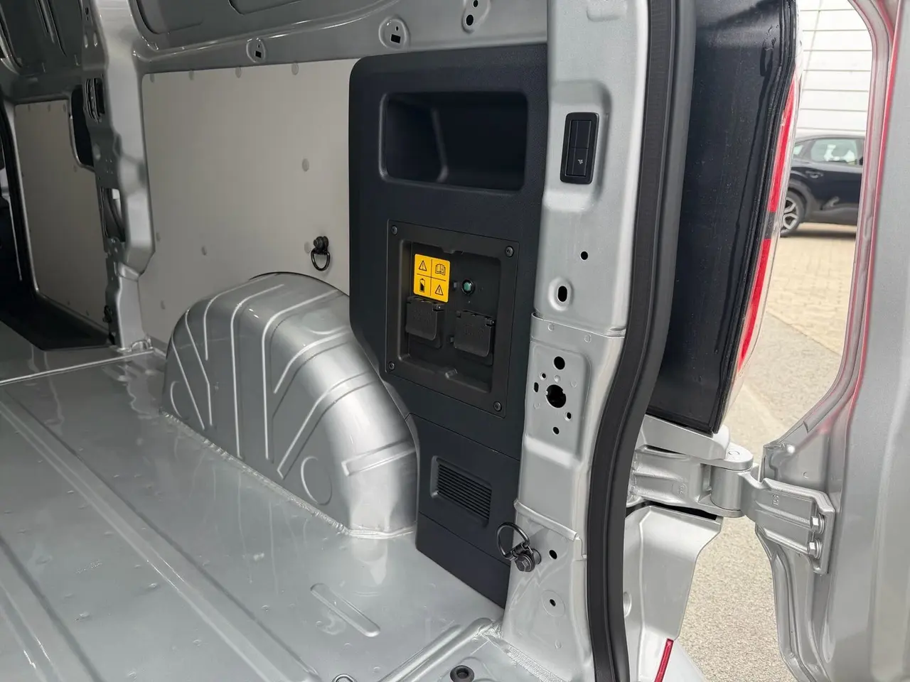 Billede 11 - Ford E-Transit Custom 340 L2 71 Limited