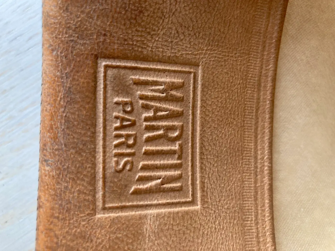 Billede 4 - Højhat//Bowlerhat fra 1923 og emblemer