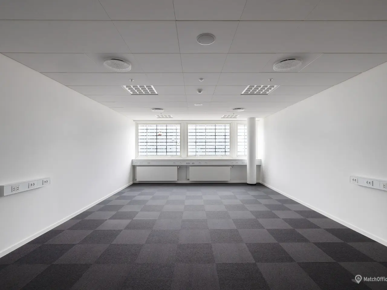 Billede 4 - Kontor i hektiske Terminal 2