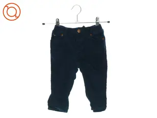 Fløjlsbukser fra H&M (str. 74)