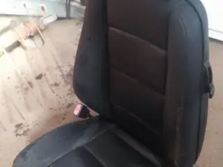 BMW E36 førersæde (sort læder)