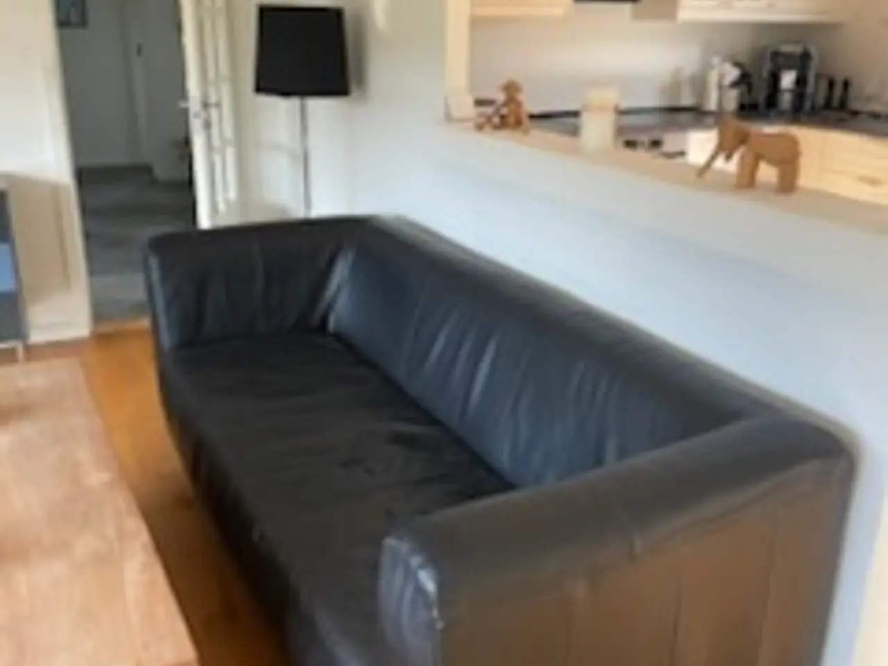 Billede 1 - 3 Personers sofa og stol i læder