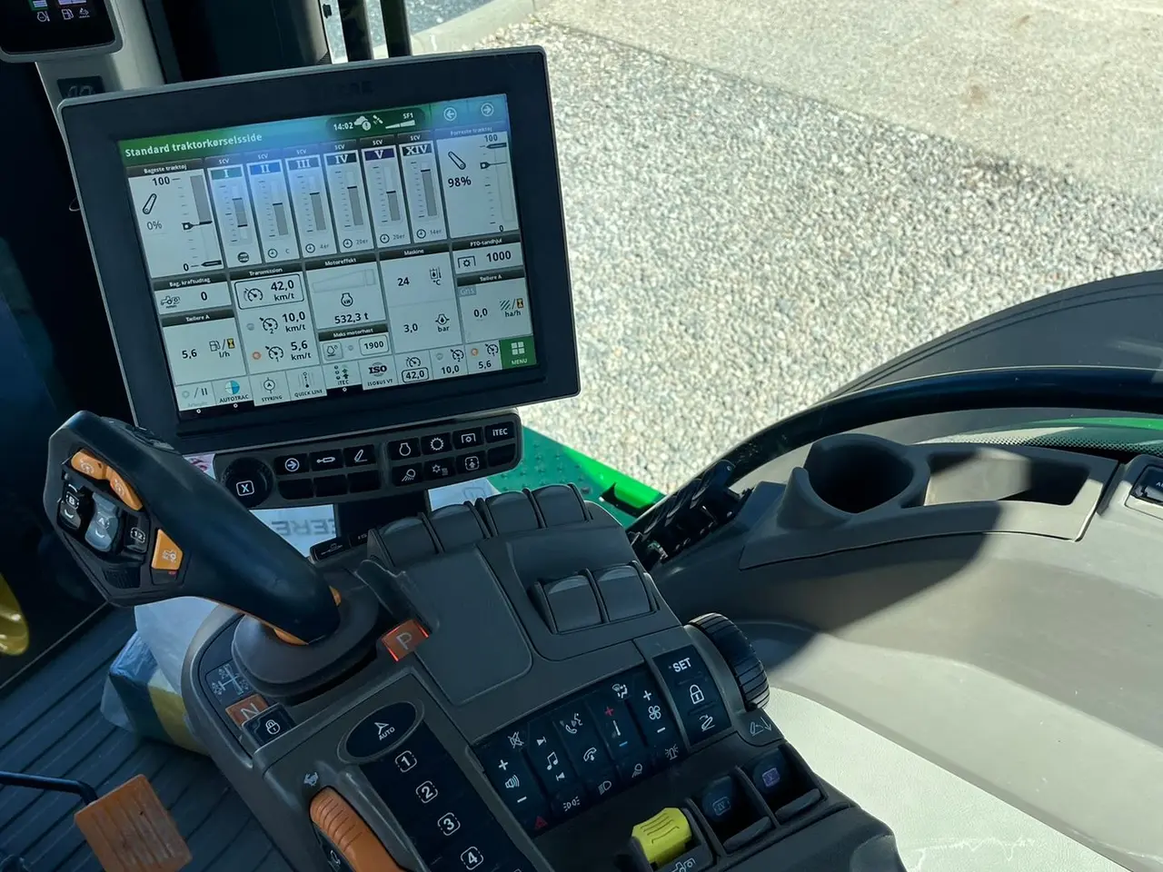 Billede 6 - John Deere 8R 370 Command PRO, med den store Michelin UltraFlex High Traction dæk montering. DEN ER SOM NY.