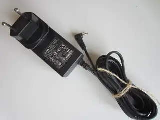 Netdel QIW GFP451-1530BX-1 AC/DC adapter 15V=
