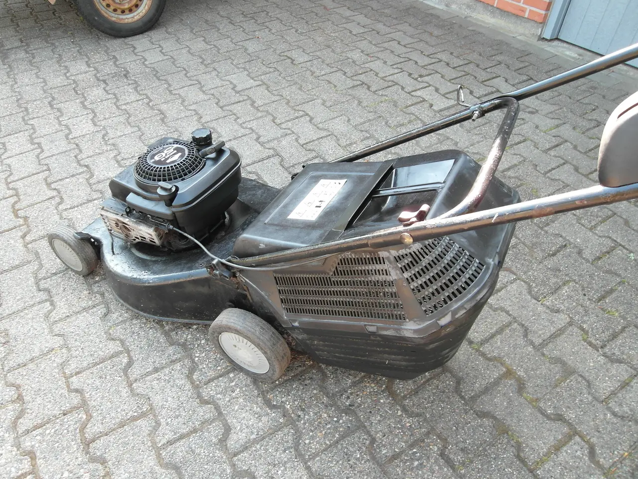 Billede 4 - Plæeklipper med Briggs&Stratton motor.