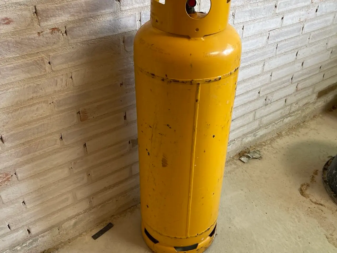 Billede 1 - gasflaske med indhold, ny 22 kg