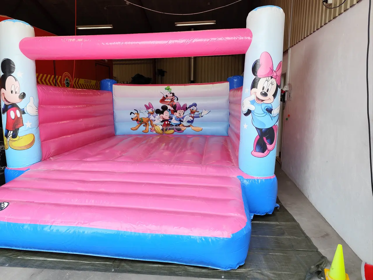 Billede 2 - Disney hoppeborg 5x5m udlejes