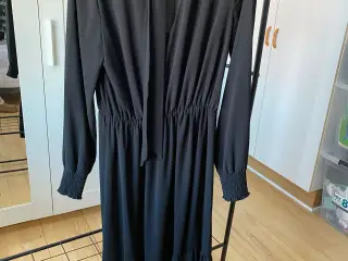 Sort kjole fra Gina Tricot