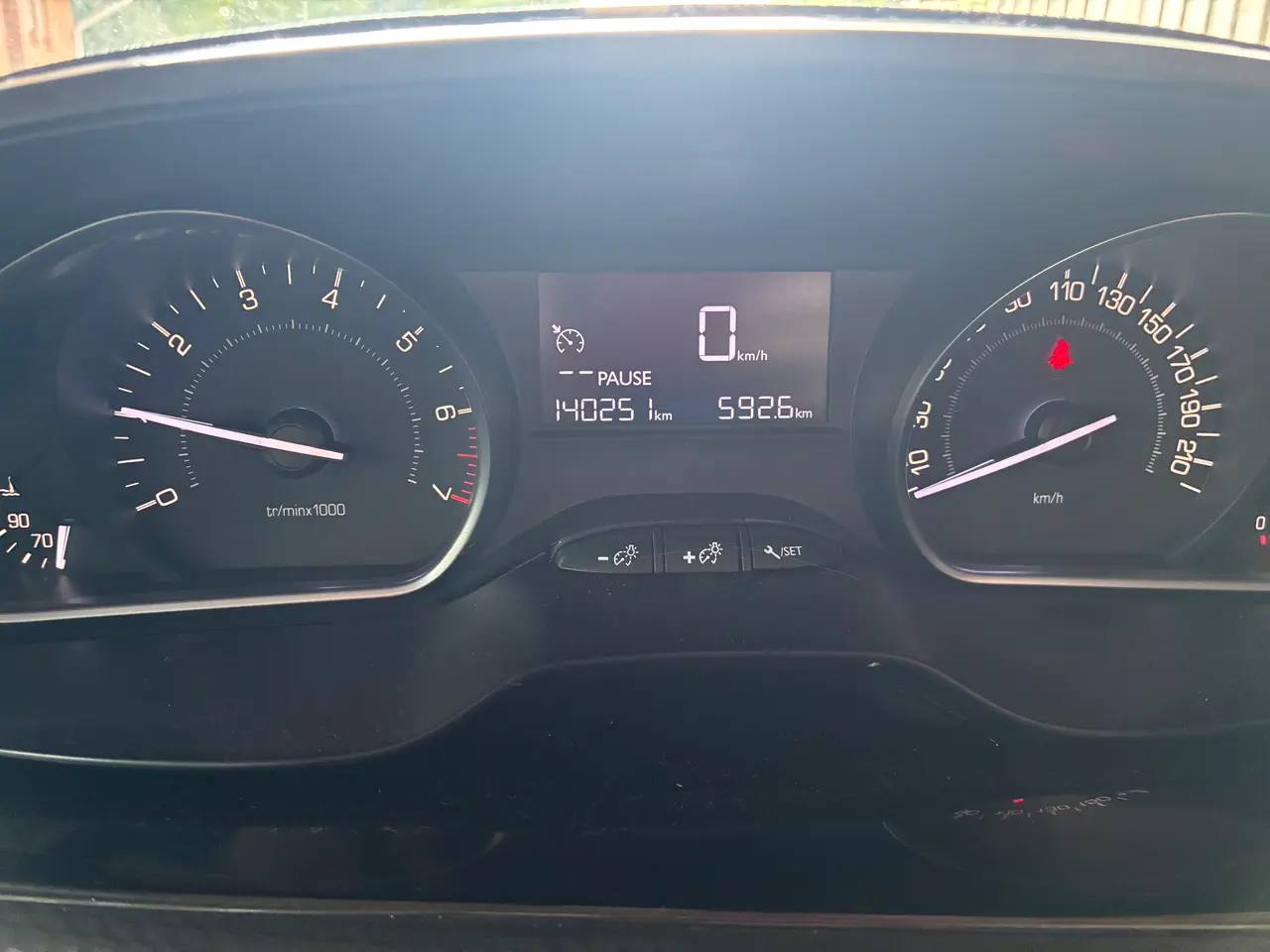 Billede 9 - Peugeot 2008 1,2 e-THP 110 Style Sky 5d