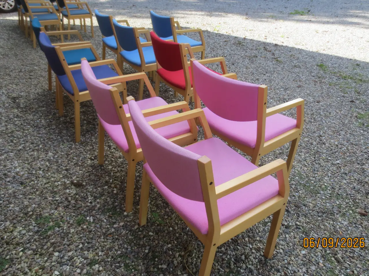 Billede 6 - 14 stk Armstole med forskellig farve stof