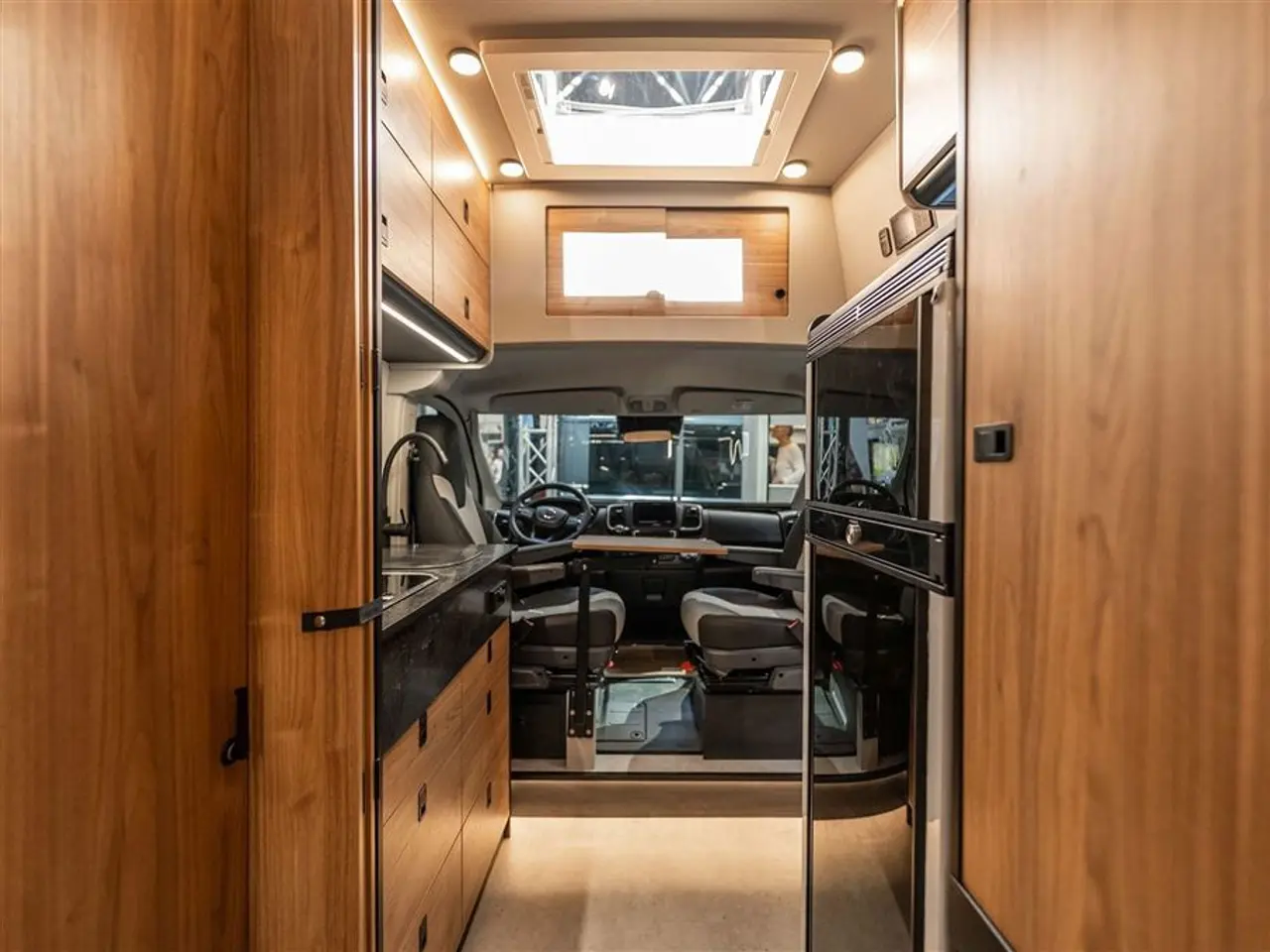 Billede 3 - 2026 - FURGOK X-LOUNGE 640+ LUKSUS VAN