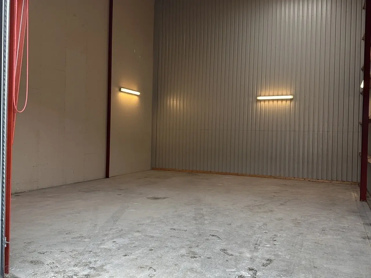 Billede 2 - 180 m2 højloftet lager
