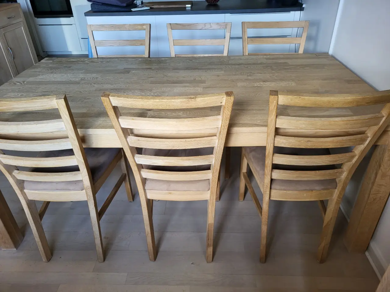 Billede 1 - Spisebord m/plader og stole