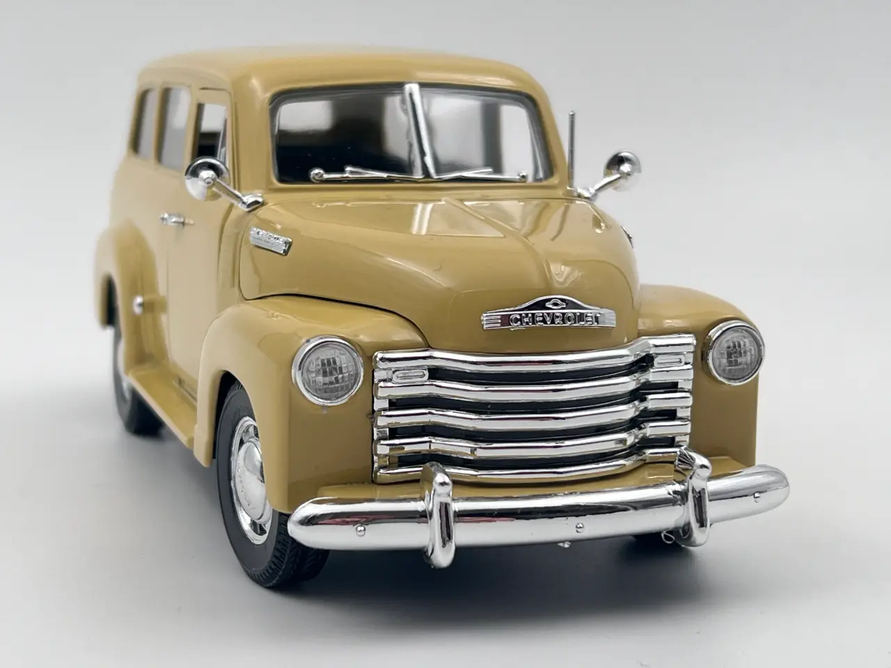 Billede 7 - 1950 Chevrolet Suburban 1:18  Flot og detaljeret