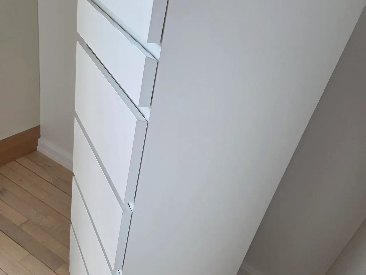 Billede 6 - IKEA MALM kommode, 6 skuffer og spejl,udgået model