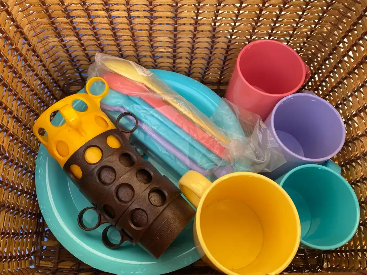 Billede 4 - Vintage picnic kurv i flet med tilbehør