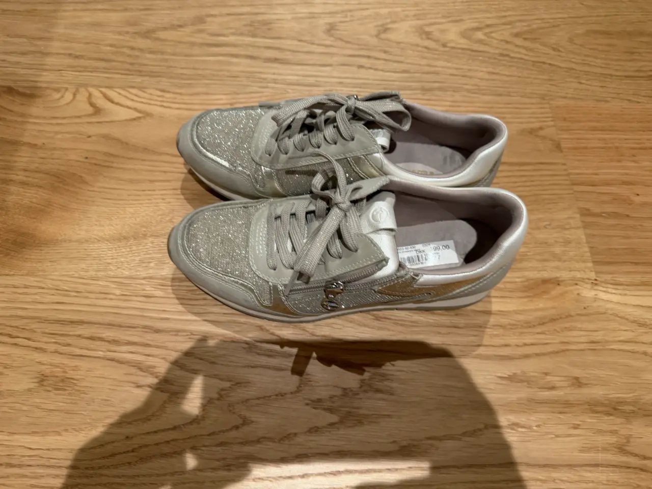 Billede 3 - Tamaris beige/guld sneakers