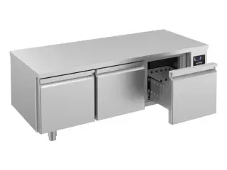 Lavt kølebord med 3 skuffer B1600 x D700 x H600 mm