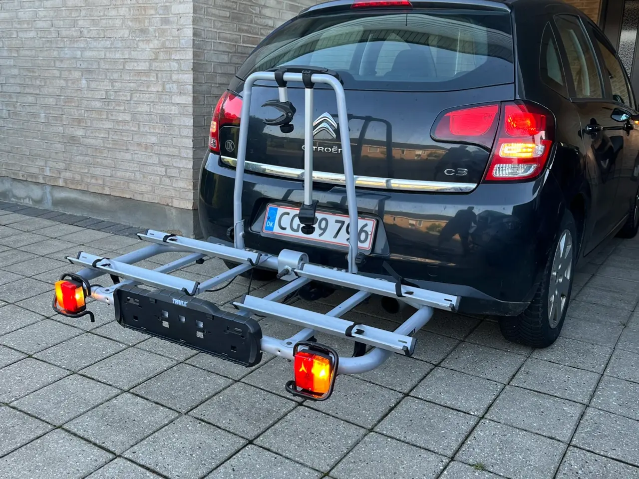 Billede 2 - Thule Easybase Bagageholder med cykelstativ