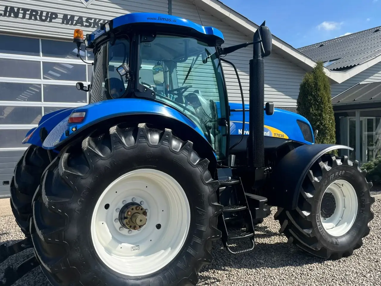 Billede 14 - New Holland T7030 Med frontlift