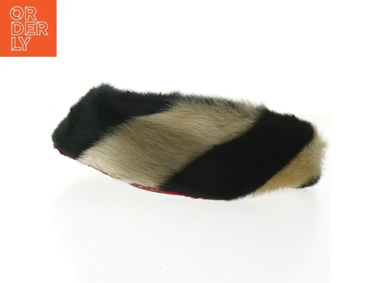 Billede 2 - Sæl pels hat, rund med flot mønster (str. Ø 23 cm)