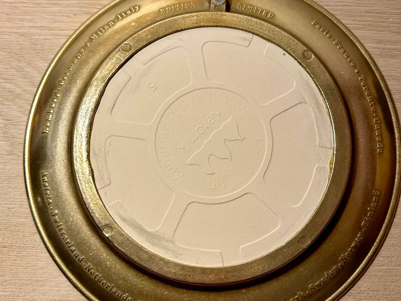 Billede 5 - To vintage platter af keramik og messing