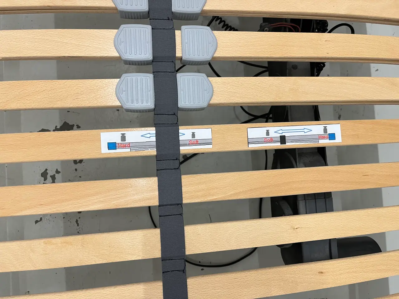Billede 8 - Velholdt elevationsseng med tilhørende topmadras.