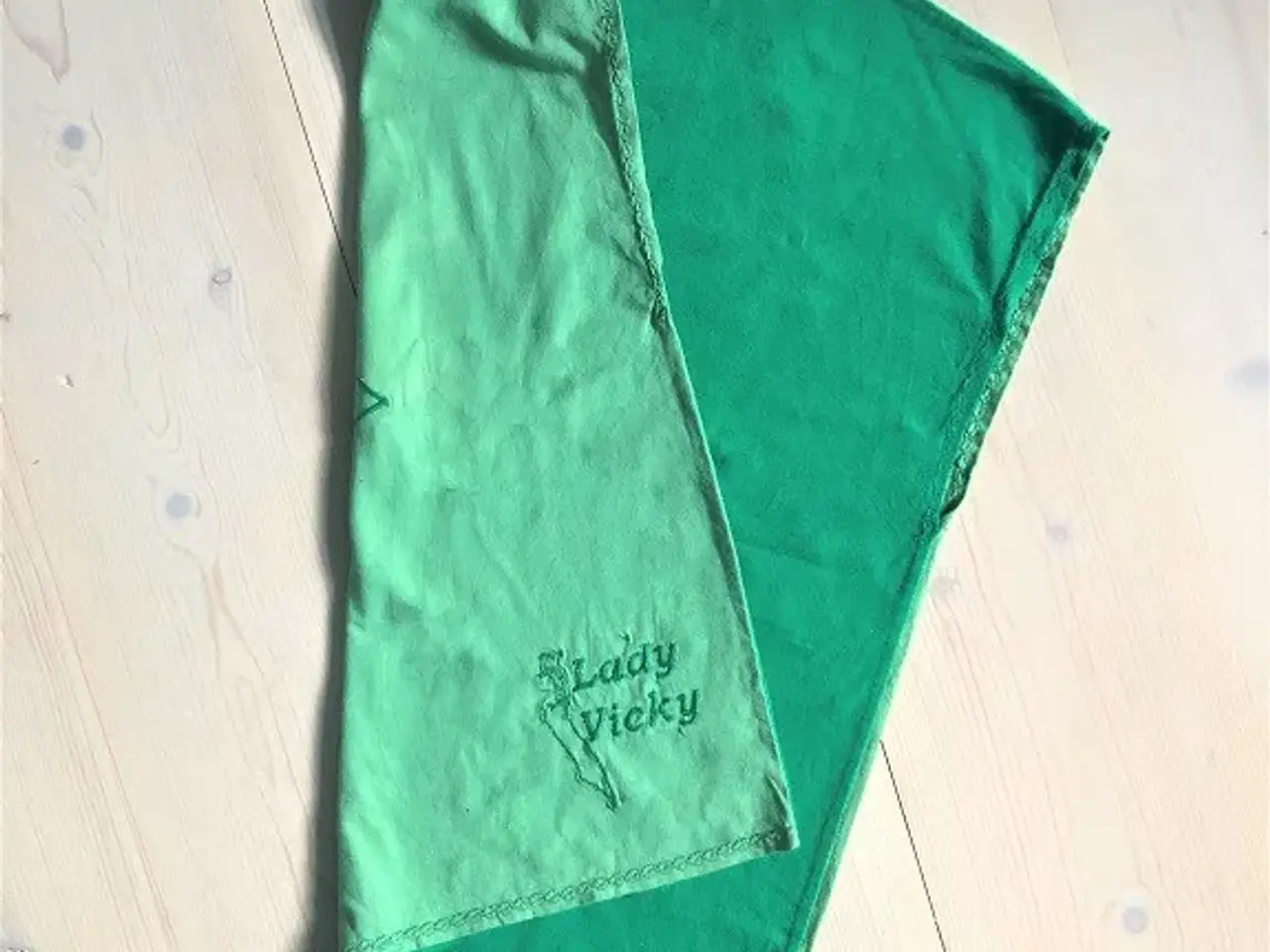 Billede 5 - GRØN T-SHIRT - unika med applikation